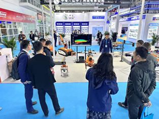 【消防機器狗系列亮相石油展】北京凌天滅火四足機器狗、偵察四足機器狗、運輸四足機器狗、消防系留滅火無人機等重點裝備亮相展會！